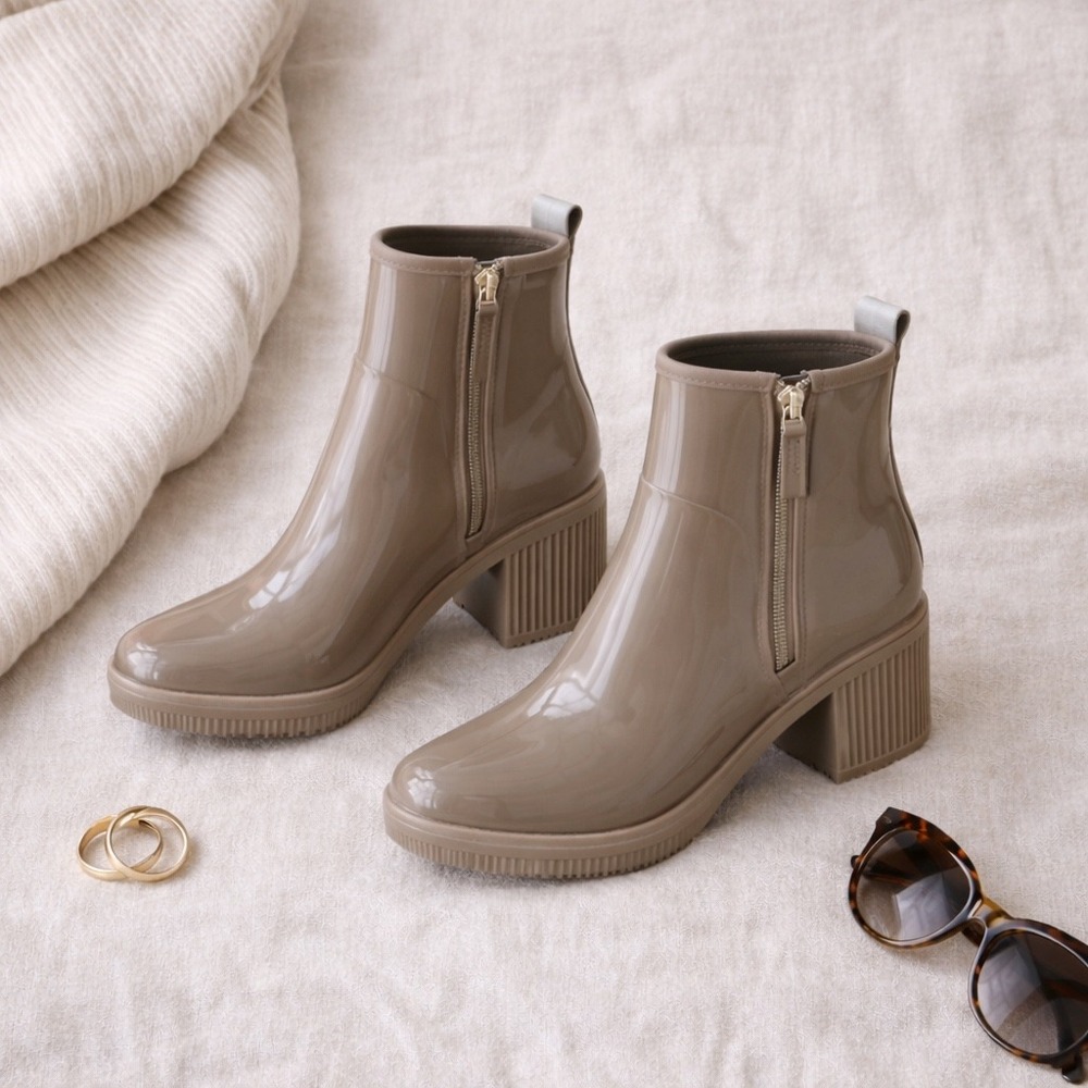 Kate Spade New York Women Taupe Glossy Ankle Rain Boots Block Heel Size 6